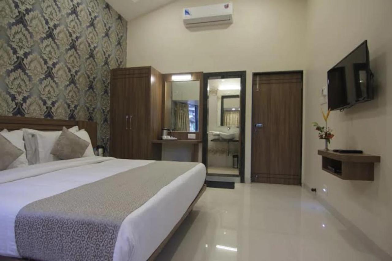 Sunshine Resort Лонавала Екстериор снимка